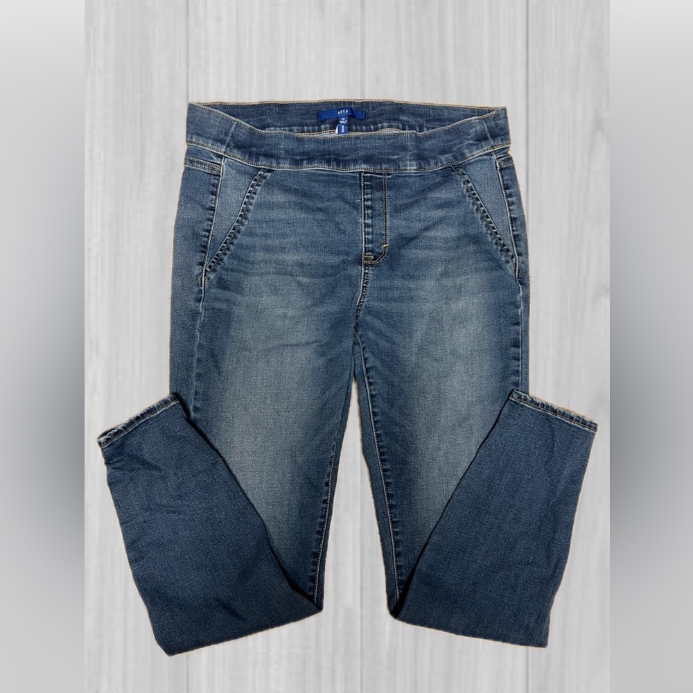Apt. 9 Skinny Jeans with Stretchy waist